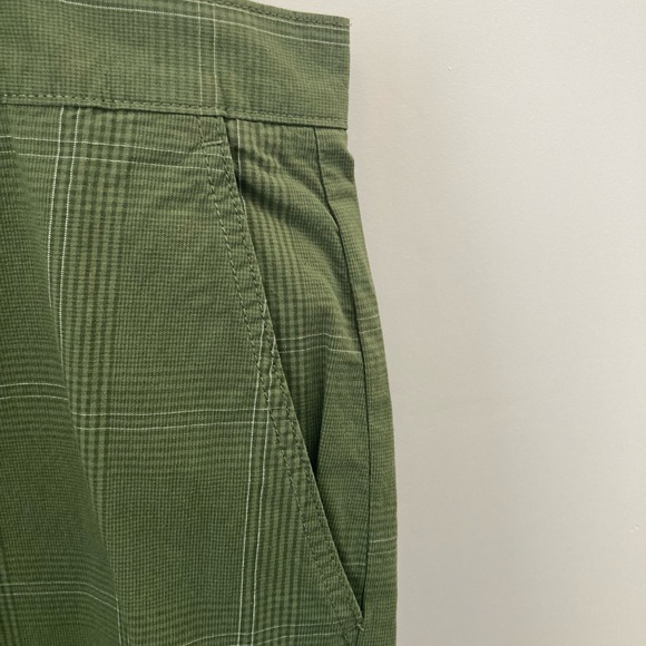 Men's Green Plaid Shorts - Picture 4 of 11
